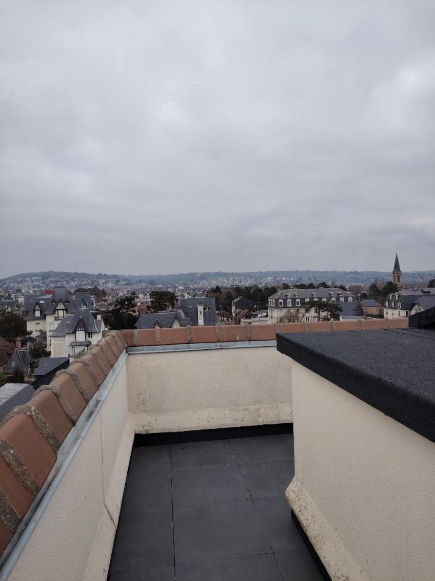 Appartement 3 Chambres Avec Roof Top A 5 Mn De La Plage โดวีลล์ ภายนอก รูปภาพ